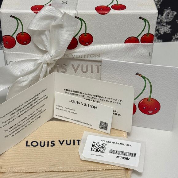 LOUIS VUITTON x Takashi Murakami 2025 Magnetic Card Holder M14562 NEW in Box - Picture 10 of 11
